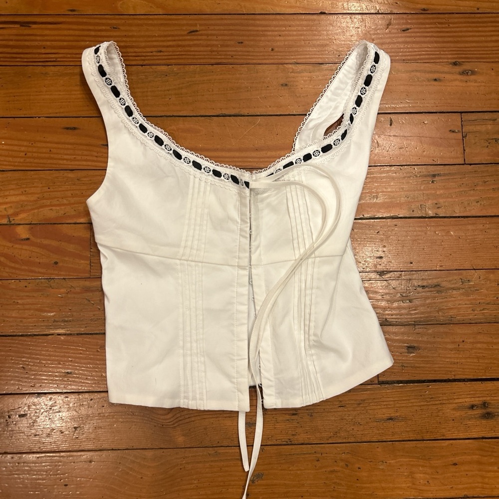 Elegant White Lace Trimmed Women's Top